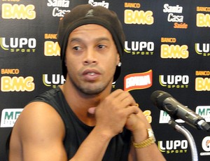 Ronaldinho Gaúcho treino Atlético-MG (Foto: Maurício Paulucci)