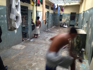 Fotos mostram unidade em condições insalubres.
(Foto: Divulgação/ Sinases)