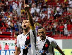 Nenê Vasco x Flamengo (Foto: Nelson Costa/Vasco.com.br)