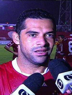 Henrique Dias lamenta mais um apagão, mas celebra vitória do Vila