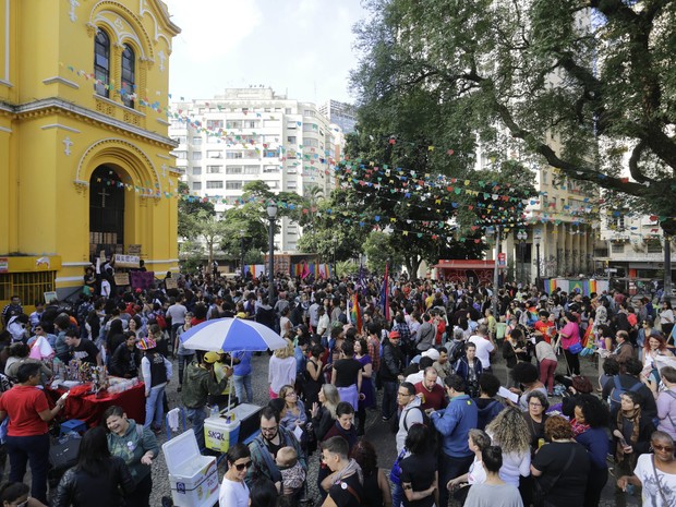 Caminhada de Mulheres Lésbicas e Bissexuais, no Largo do Paissandu, região central de São Paulo, na tarde deste sábado (28). (Foto: Nelson Antoine/Framephoto/Estadão Conteúdo)