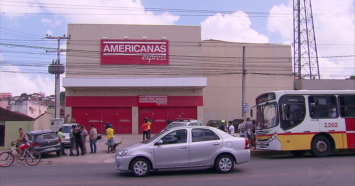 Gerente de loja e suspeito são feridos durante assalto em ... - Globo.com