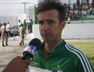 Bilu, treinador do Murici (Foto: Leonardo Freire/Globoesporte.com)