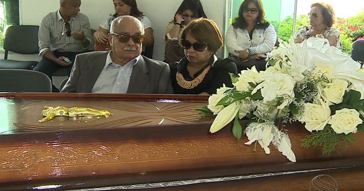 G1 Corpo do empresário Hélio Dantas é sepultado em Aracaju notícias em Sergipe