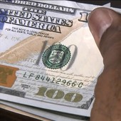 Dólar termina a semana acima de R$ 3 (Rede Globo)