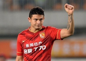 Elkeson comemora gol Guangzhou Evergrande (Foto: Reprodução Sina.com)