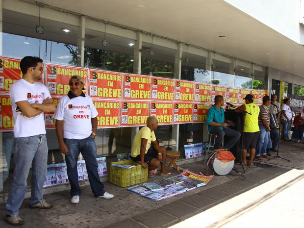 Primeiro dia de greve na agência do BB na Praça Deodoro, em São Luís (Foto: Flora Dolores/O Estado) Primeiro dia de greve na agência do BB na Praça Deodoro, em São Luís (Foto: Flora Dolores/O Estado)