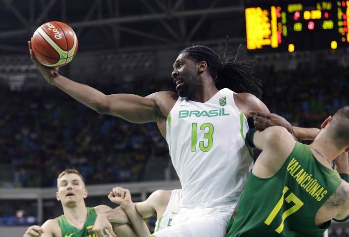 nenê, basquete, brasil, lituânia (Foto: AP Photo/Eric Gay)