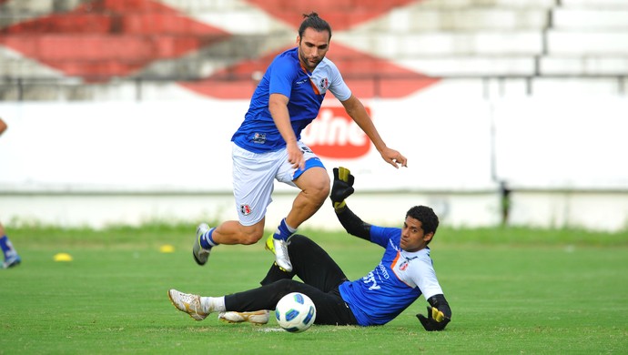 Leo Gamalho Santa cruz (Foto: Aldo Carneiro / Pernambuco Press)