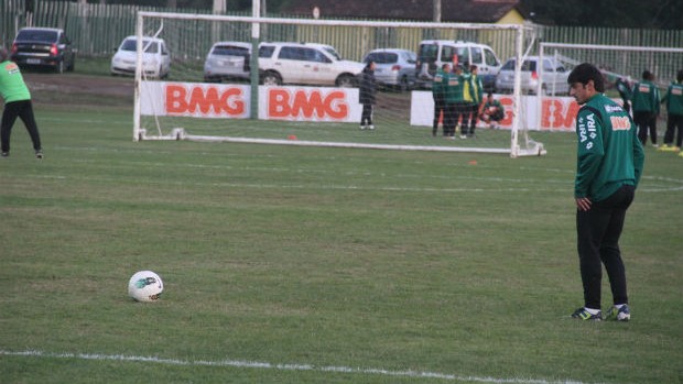 Robinho no treino do Coritiba (Foto: Gabriel Hamilko / GloboEsporte.com)