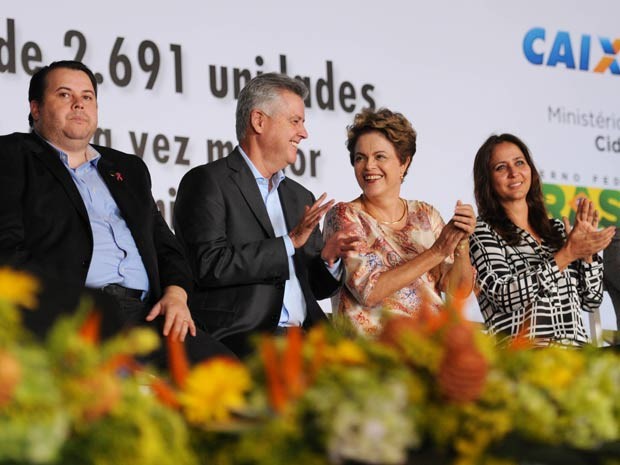 O governador Rollemberg e a presidente Dilma Rousseff em entrega de imóveis no Paranoá (Foto: Pedro Ventura/Agência Brasília)
