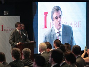 O ministro da Justiça, José Eduardo Cardozo, durante a divulgação dos vencedores da edição 2013 do Prêmio Innovare (Foto: Carlos Humberto / Divulgação STF)