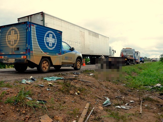 Acidente deixou três mortos e um ferido na BR-116, na Bahia (Foto: Anderson Oliveira | Blog do Anderson)