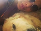 Gracyanne Barbosa posta foto em 'momento preguiça' com cadela