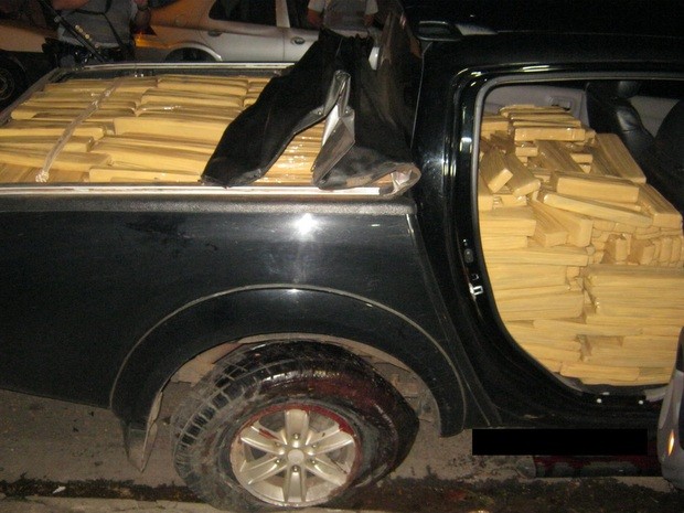 Polícia Rodoviária acha 1 tonelada de droga em caminhonete em Limeira (Foto: Polícia Militar Rodoviária)