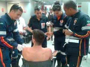 Policiais do Bope desarmaram explosivo que estava preso a bancário em Barreiras, na Bahia (Foto: Polícia Militar / Divulgação) Policiais do Bope desarmaram explosivo que estava preso a bancário em Barreiras, na Bahia (Foto: Polícia Militar / Divulgação)