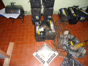 Baterias furtadas (Foto: Polícia Militar)