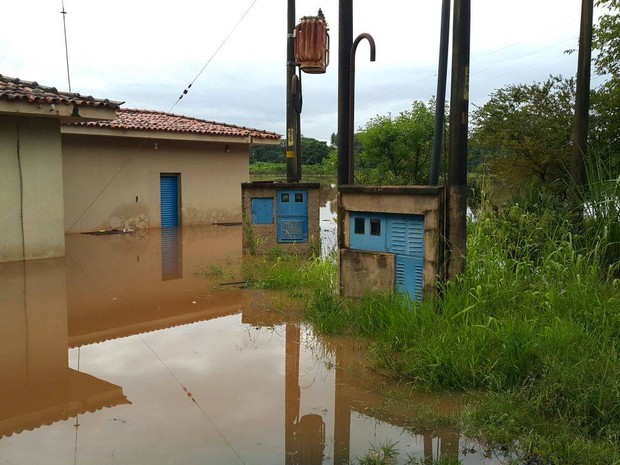 Casa de máquinas ficou alagada após chuva forte em Aguaí (Foto: Prefeitura de Aguaí)