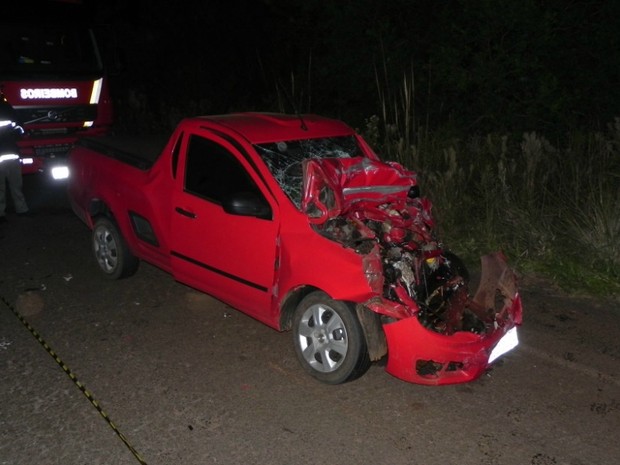 G Ap S Ultrapassagem Mulher Morre Ao Colidir Contra Caminh O No Rs