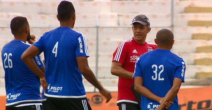 Eduardo Baptista, técnico da Ponte Preta (Foto: Carlos Velardi/ EPTV) Eduardo Baptista, técnico da Ponte Preta (Foto: Carlos Velardi/ EPTV)