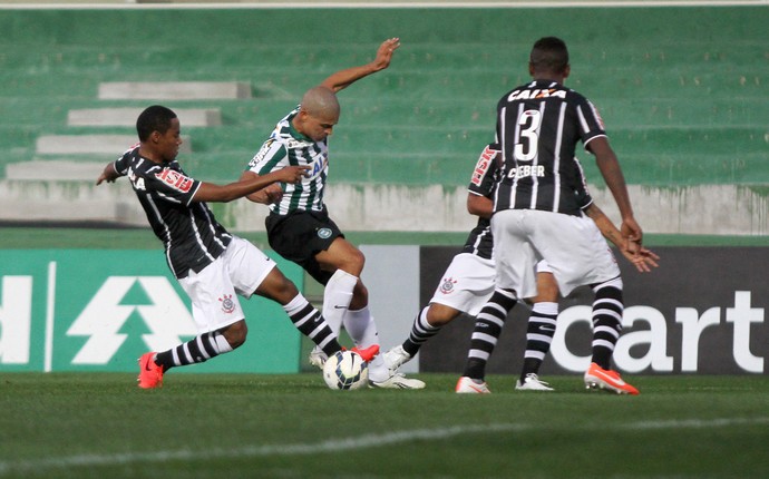 Alex, no jogo entre Coritiba e Corinthians (Foto: Divulgação/ Site oficial Coritiba)