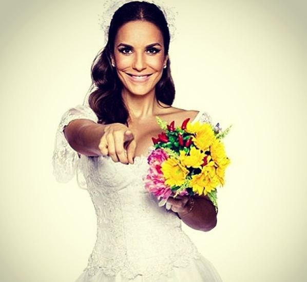 Ivete Sangalo vestida de noiva (Foto: Instagram / Reprodução)