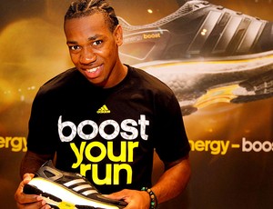 Yohan Blake em lan&ccedil;amento de marca de t&ecirc;nis (Foto: Getty Images)