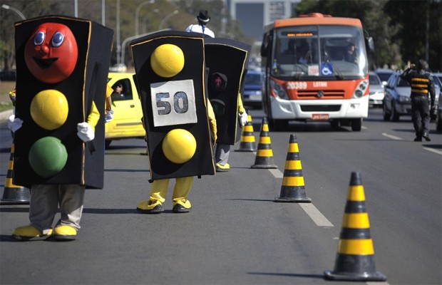 G1 Detran DF Faz Blitz Educativa Em Homenagem Ao Dia Do Motorista