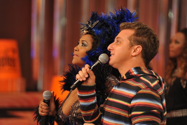 Gaby Amarantos e Luciano Huck (Foto: Caldeirão do Huck / TV Globo)