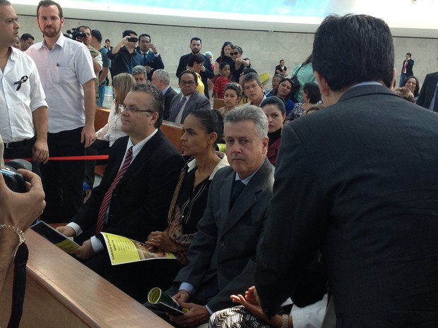 Marina Silva acompanhou missa de sétimo dia de Eduardo Campos na Catedral de Brasília (Foto: Dayane Oliveira/ G1)