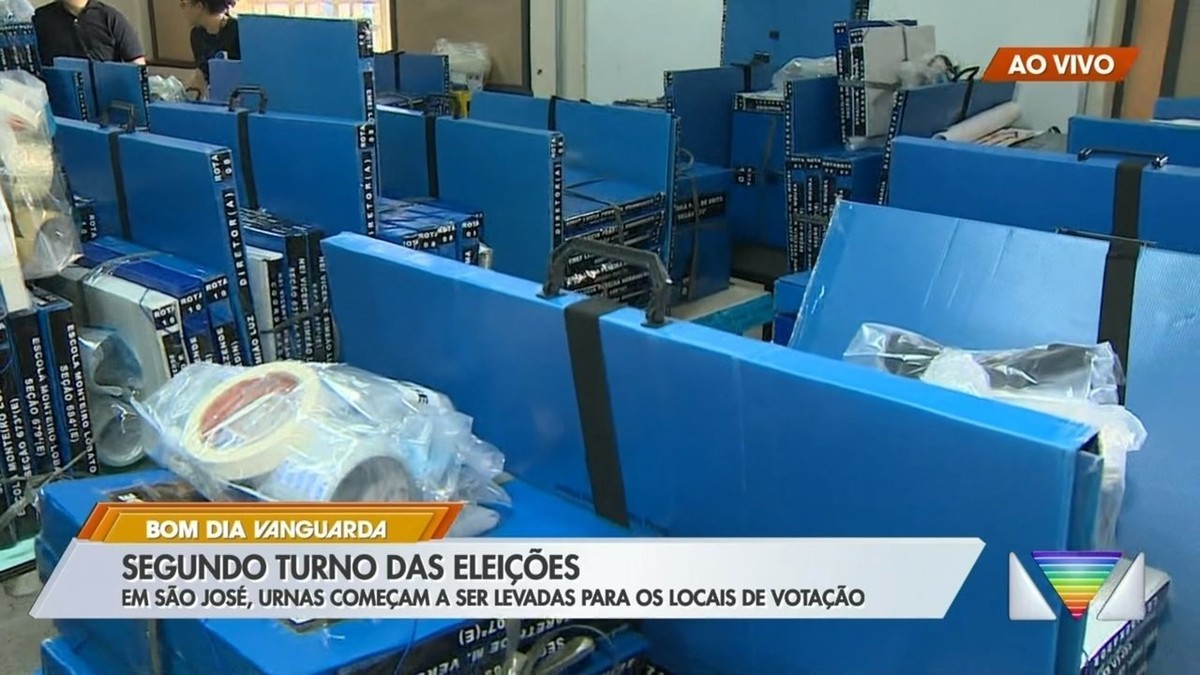 Urnas Eletr Nicas Come Am A Ser Transportadas Para Os Locais De Vota O