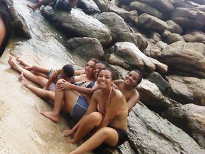 Família tiro foto pouco antes do acidente (Foto: Ana Karoline/Arquivo Pessoal)