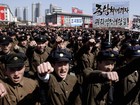 Norte-coreanos fazem manifestação de apoio a eventual ataque aos EUA
