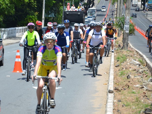 Ciclistas fazem protesto em João Pessoa (Foto: Walter Paparazzo/G1) Ciclistas fazem protesto em João Pessoa (Foto: Walter Paparazzo/G1)