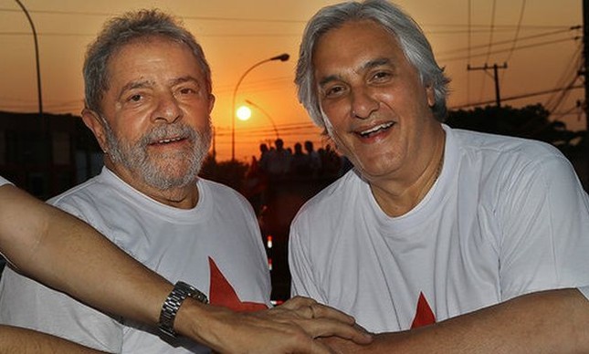 Delcídio do Amaral faz campanha ao lado de Lula