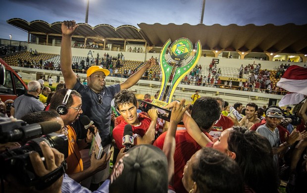 Sergipe é o primeiro time brasileiro a levantar taça em 2013 (Foto: Fillipe Araújo-FSF)