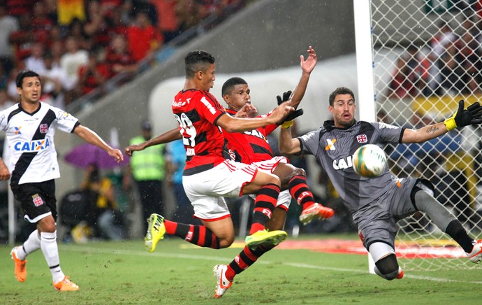 Márcio Araújo gol Flamengo jogo Vasco (Foto: Gilvan de Souza / FlaImagem)