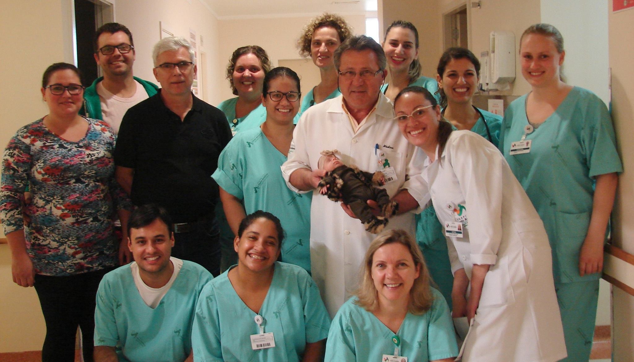 Recuperação de Emily surpreendeu equipe médica de hospital em Blumenau (Foto: Divulgação/Hospital Santo Antônio)