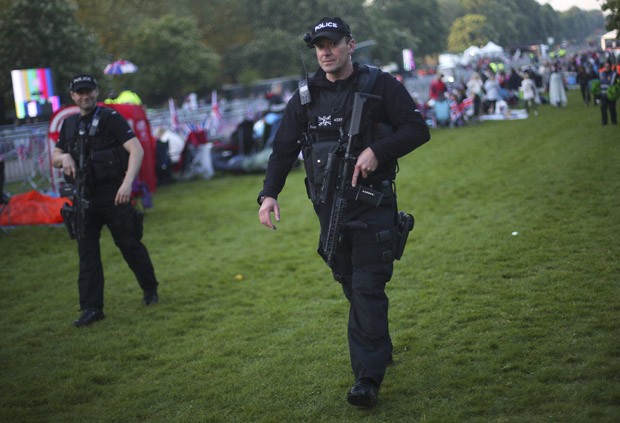 Snipers se posicionam para o casamento de Harry e Meghan Markle (Foto: Getty Images) Snipers se posicionam para o casamento de Harry e Meghan Markle (Foto: Getty Images)