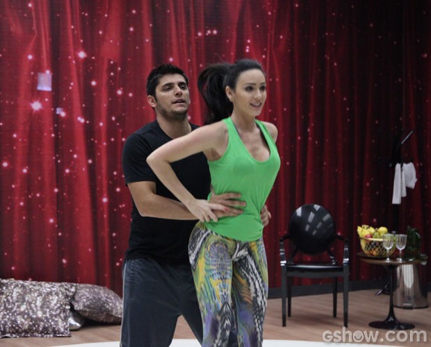 BRuno Gissoni ensaia com a bailarina Gabrielle Cardoso (Foto: Camila Camacho/ TV Globo)