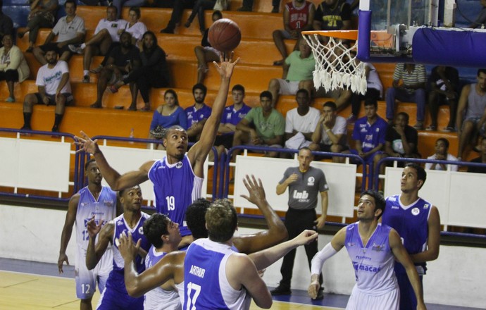 macaé basquete x pinheiros, nbb (Foto: Raphael Bózeo / Macaé Basquete)