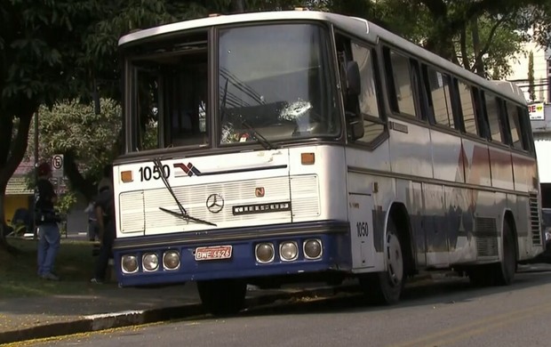ônibus quebrado torcedores do Santos (Foto: Reprodução SporTV) ônibus quebrado torcedores do Santos (Foto: Reprodução SporTV)