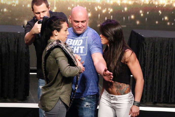 Encarada Joanna Jedrzejczyk Cláudia Gadelha UFC 200 (Foto: Evelyn Rodrigues)