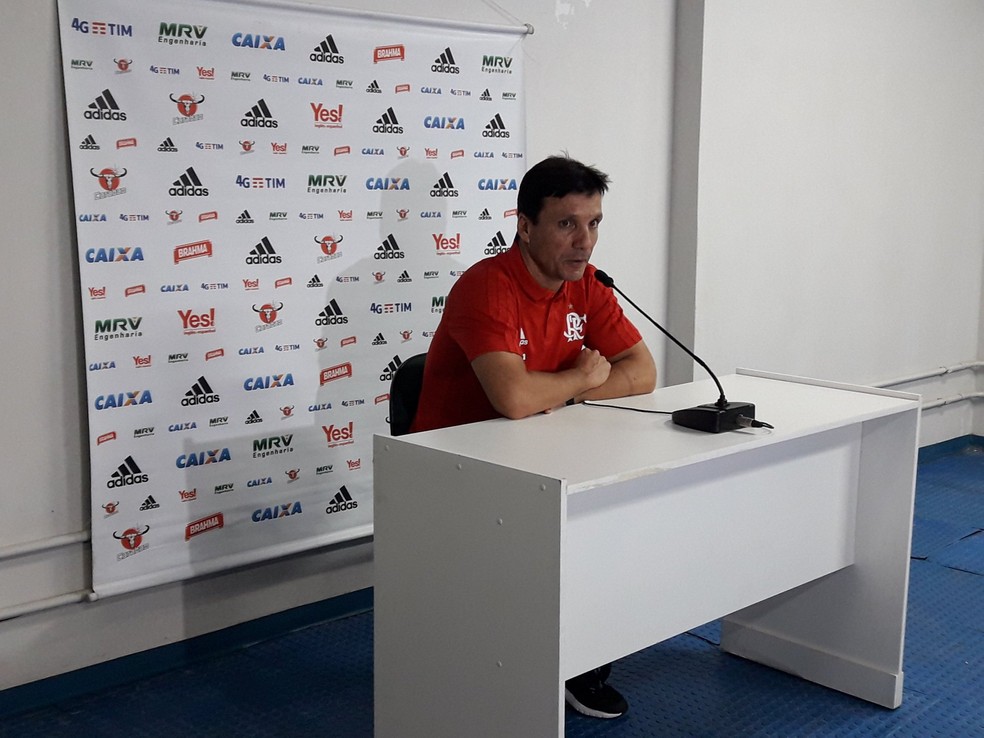 Zé Ricardo na entrevista coletiva na sala de imprensa do Serra Dourada (Foto: Bruno Giufrida)