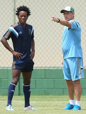 Oswaldo aposta em conversa e poucas mudanças para entrosar time