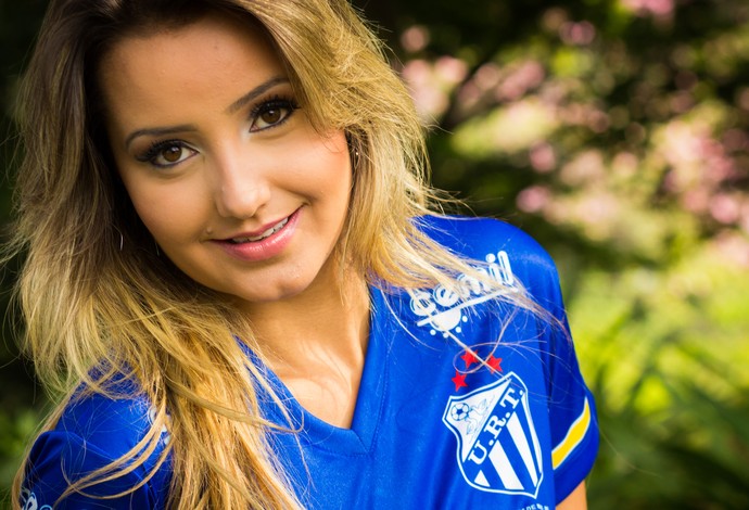 Confira O Primeiro Ensaio Da Musa Do Cruzeiro Fotos E 7716