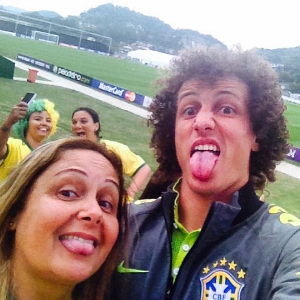 David Luiz com a mãe, Regina (Foto: Instagram/Reprodução)
