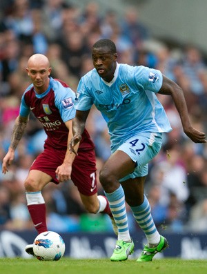 Yaya Toure, Manchester City x Aston Villa (Foto: AFP)