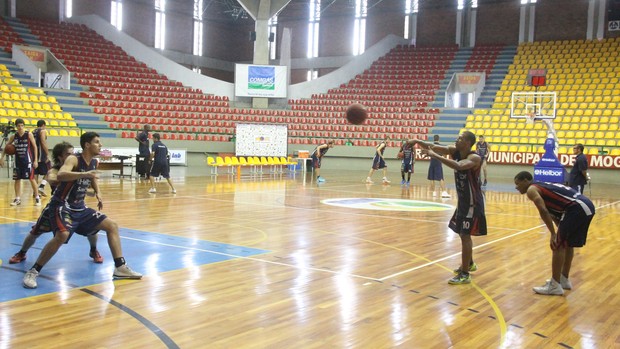 Treino Mogi das Cruzes (Foto: Guilherme Peixinho / Mogi das Cruzes Basquete)