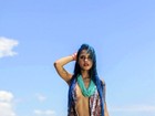 Tati Zaqui grava clipe em praia paradisíaca de topless